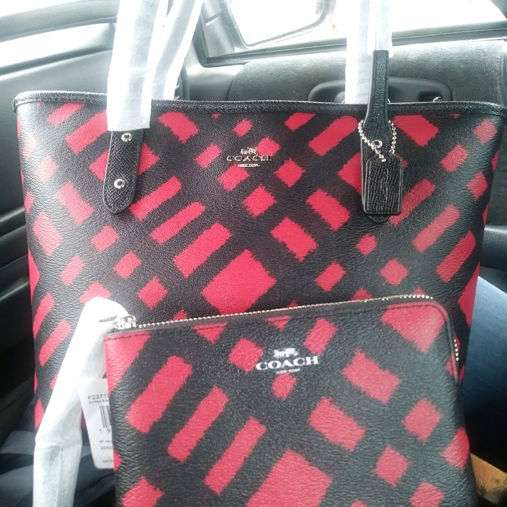 Coach purse and wallet